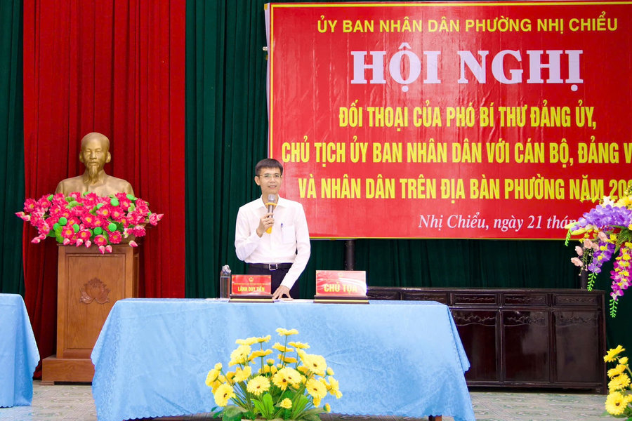 Chủ tịch UBND phường Nhị Chiểu đối thoại với dân
