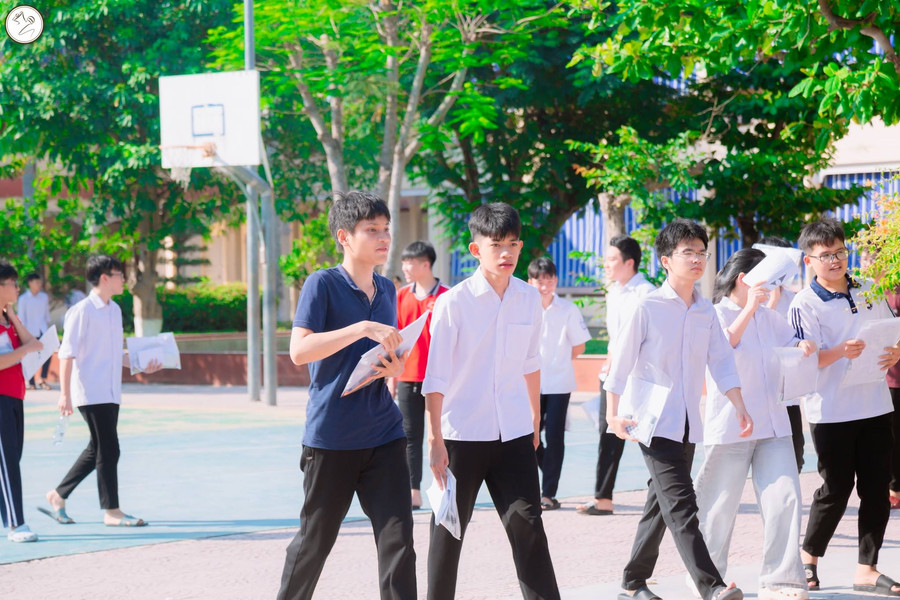 Giảm sức ép tuyển sinh vào lớp 10