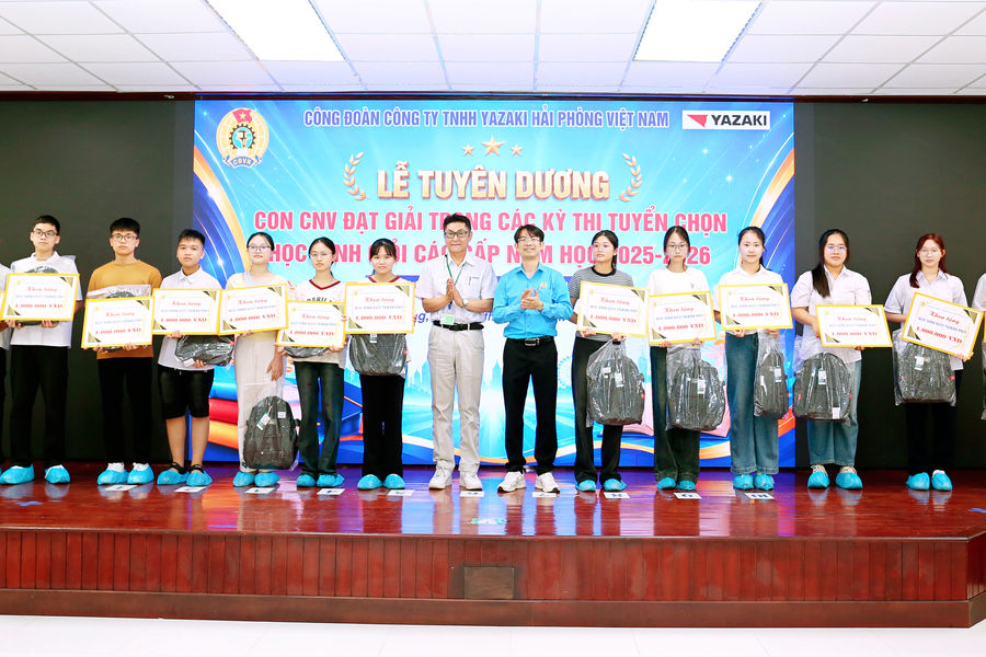 Công đoàn đồng hành cùng con công nhân trên hành trình đến trường