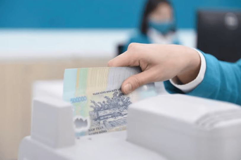 Lãi suất tiết kiệm tháng 8 duy trì ở mức cao tại nhiều ngân hàng