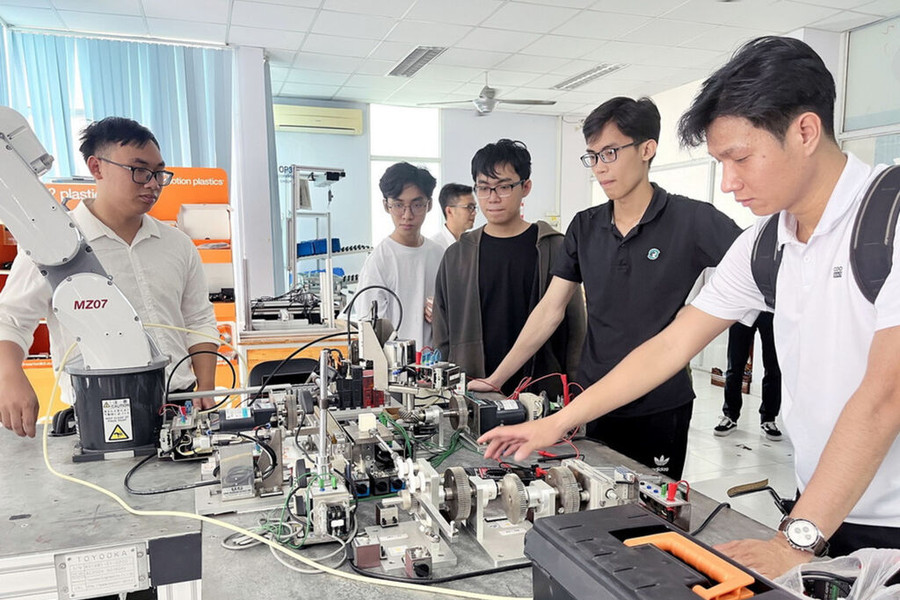 Đề xuất chính sách mới hỗ trợ người học, giảng viên đi học tập, nghiên cứu ở nước ngoài