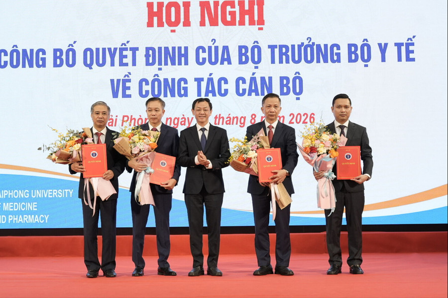 Công bố các quyết định về công tác cán bộ Trường Đại học Y Dược Hải Phòng
