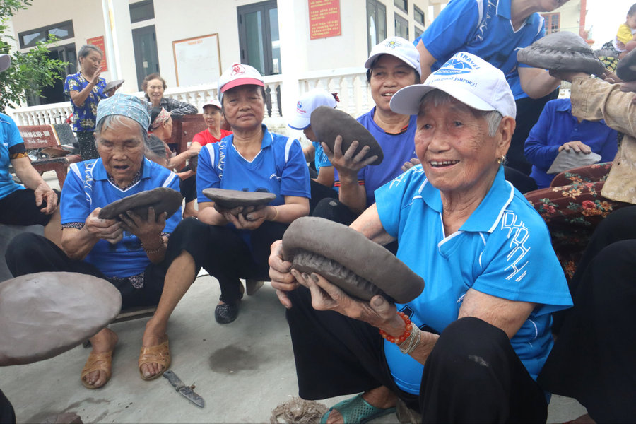 Những 'nữ pháo thủ' tóc bạc trên sới pháo Tân Nghĩa