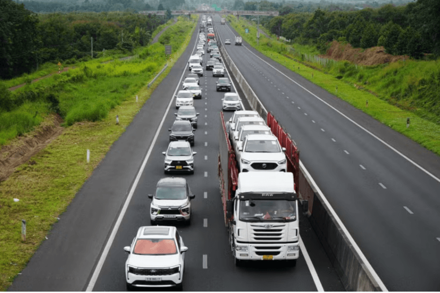 Xe kinh doanh vận tải vi phạm nhiều nhất về giữ khoảng cách an toàn