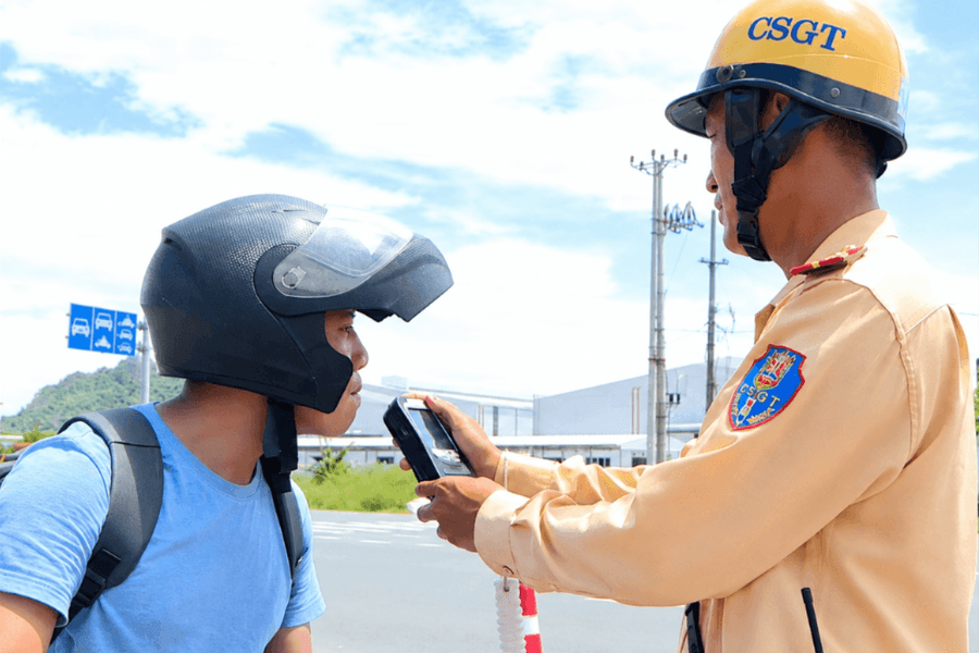 An toàn giao thông không thể chỉ là câu chuyện xử phạt
