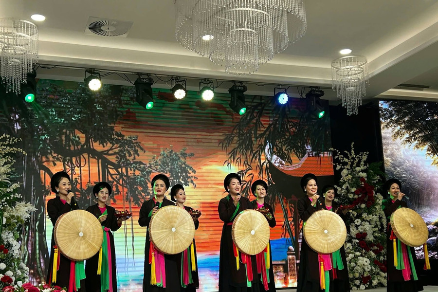 Đa dạng sân khấu, mở rộng không gian nghệ thuật