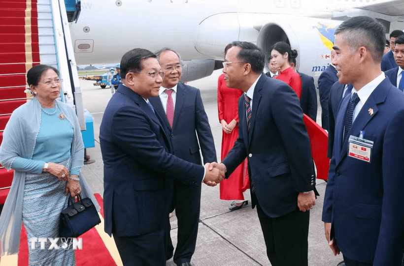 Tổng thống Myanmar và Phu nhân bắt đầu thăm chính thức Việt Nam