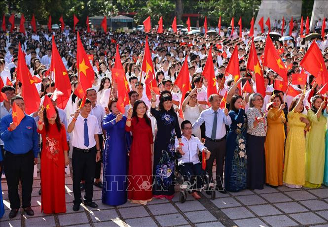 Hơn 23 triệu học sinh, sinh viên cả nước bước vào năm học mới