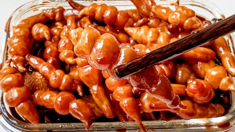 Sùng thảo - loại rau như con sâu trắng, ăn vào mùa thu bổ máu, dưỡng ruột