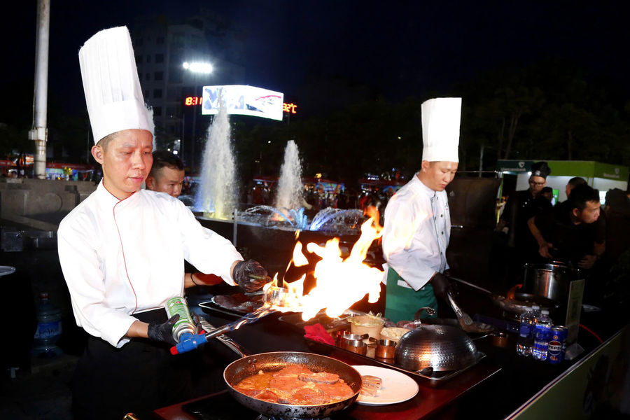 Phố đi bộ - ẩm thực đêm mở thêm cơ hội kinh doanh