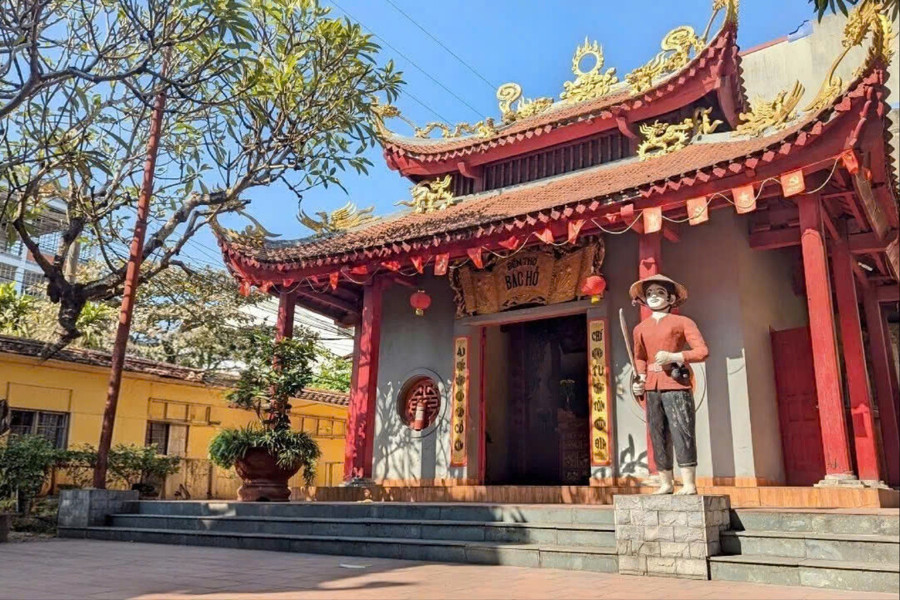 Hải Phòng khắc ghi hình bóng Bác