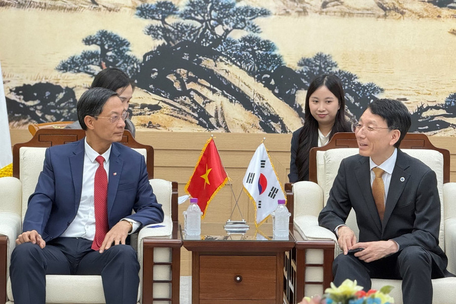 Phó Bí thư Thành ủy Đỗ Mạnh Hiến làm việc với lãnh đạo thành phố Incheon