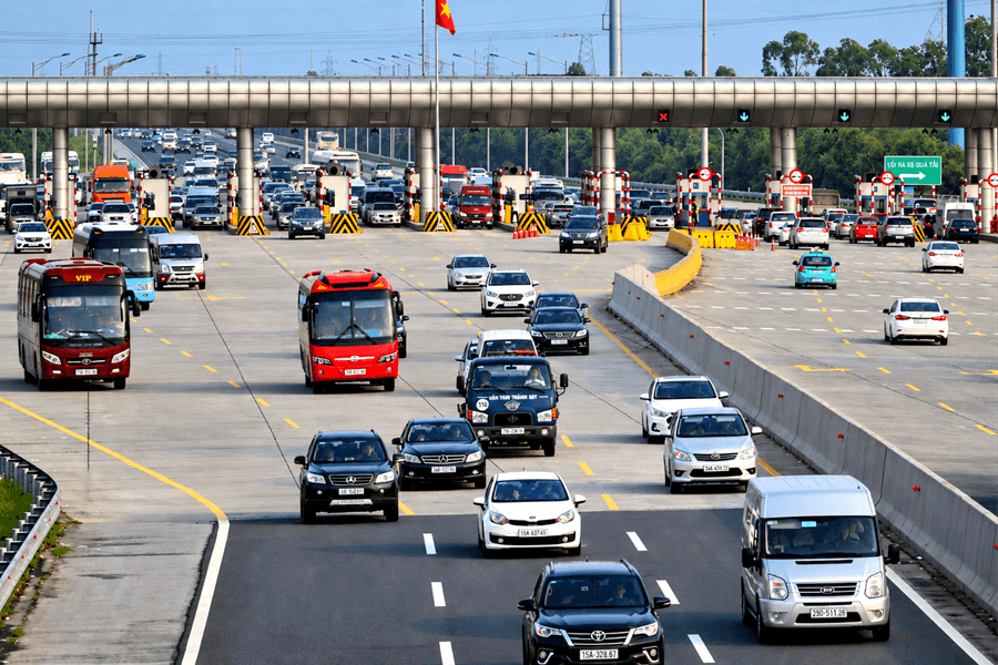 Expanding capacity on Ha Noi-Hai Phong Expressway
